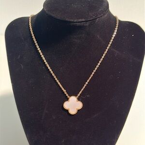 Gold mother of pearl neaklace